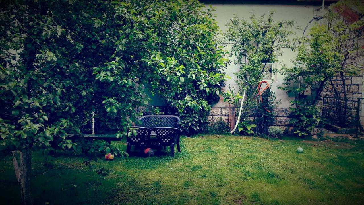 Hostel Evropa Nikšić Buitenkant foto