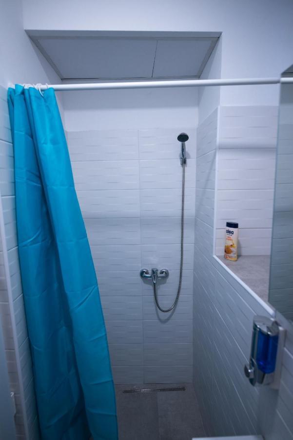 Hostel Evropa Nikšić Buitenkant foto